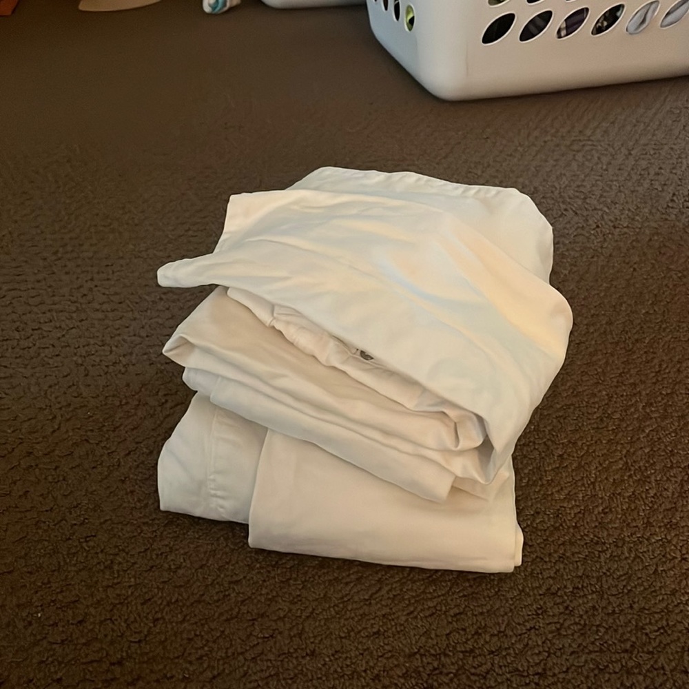 Three pair -3!!!! White jeans from. loft. Size 6 / 28.